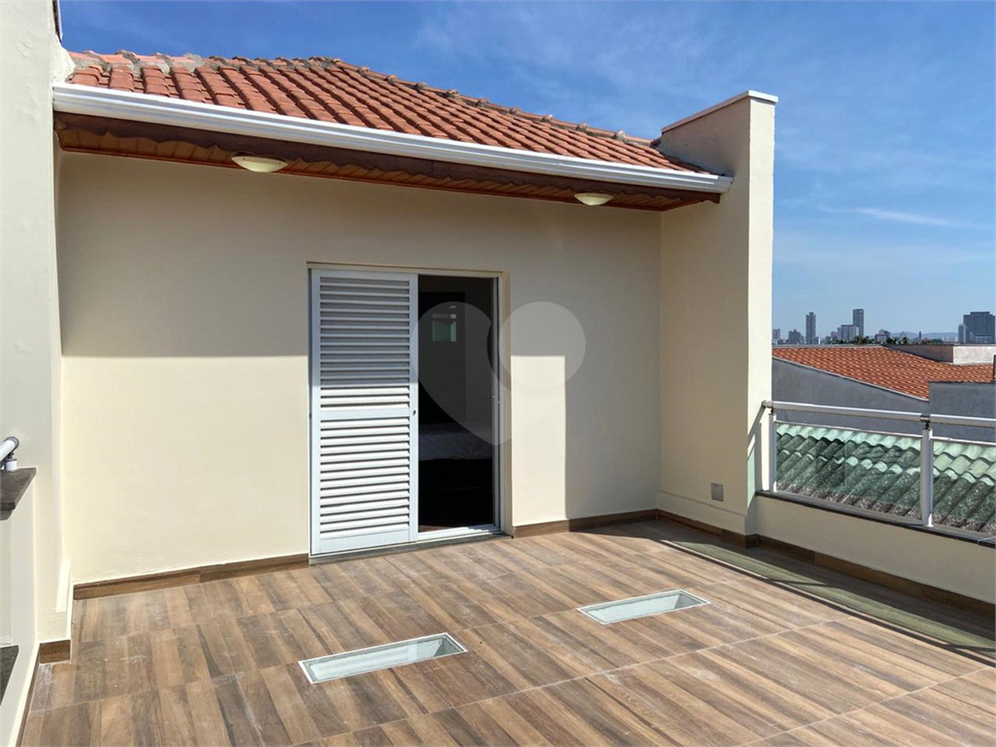 Casa para alugar com 3 quartos, sendo 2 suítes, em Vila Carrão, São Paulo, SP
