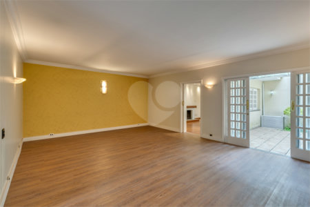 Casa à venda com 4 quartos, sendo 2 suítes, em Jardim Luzitânia, São Paulo, SP