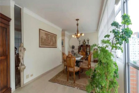 Apartamento à venda com 3 quartos, sendo 2 suítes, em Campo Belo, São Paulo, SP