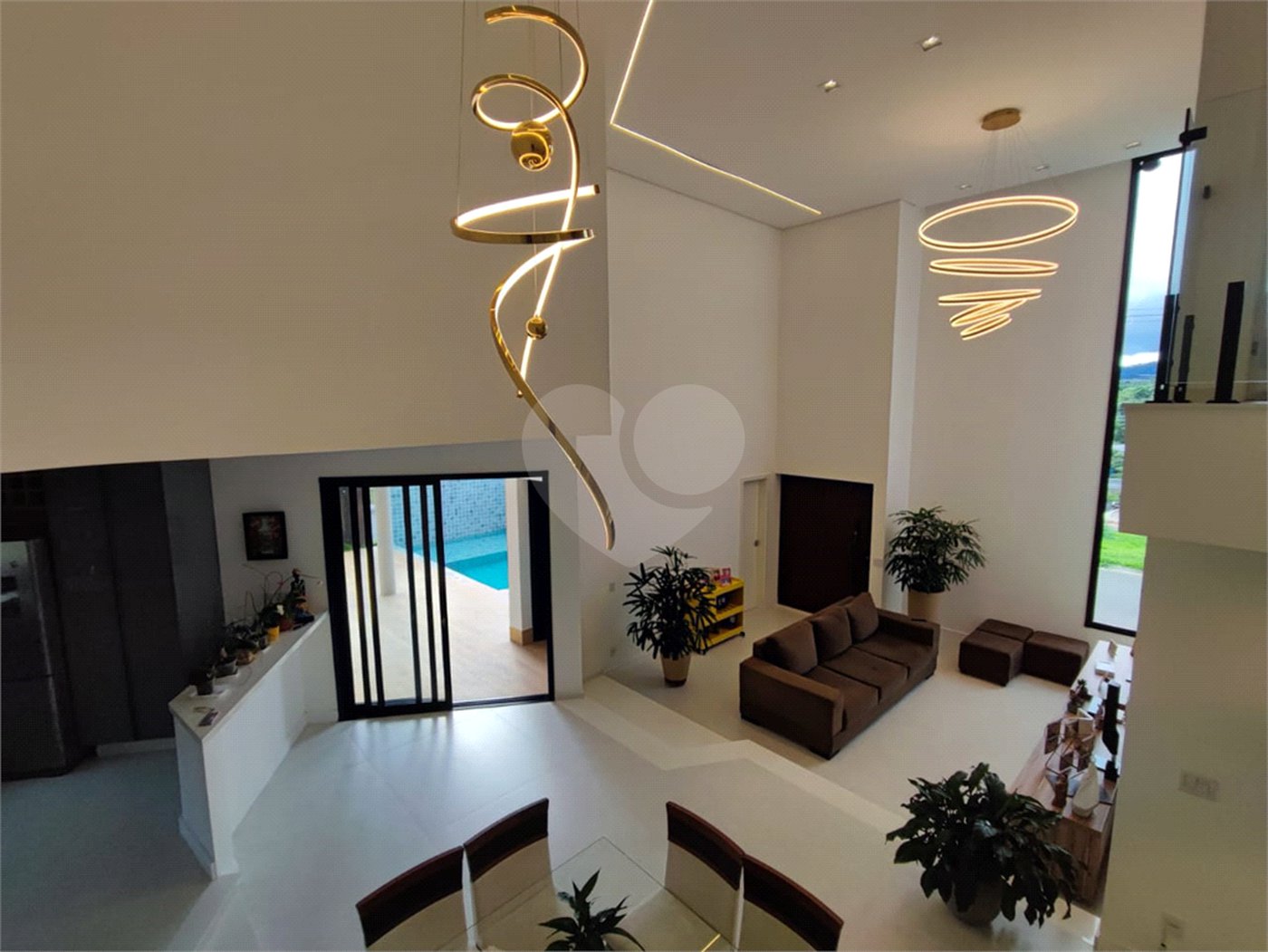 Terreno à venda com 4 suítes no condomínio Residencial Veneza, Mogi das Cruzes - SP
