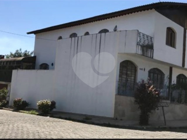 Casa à venda com 4 quartos, sendo 1 suíte,  em Vila Galvão, Guarulhos, SP