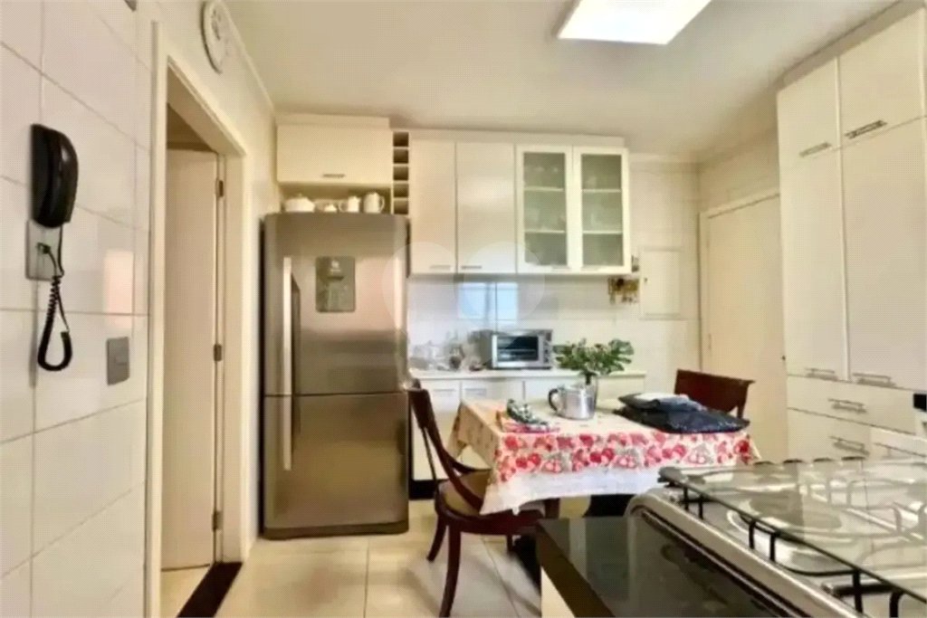 Apartamento à venda com 3 quartos, sendo 1 suíte,  em Jardim Irajá, Ribeirão Preto, SP