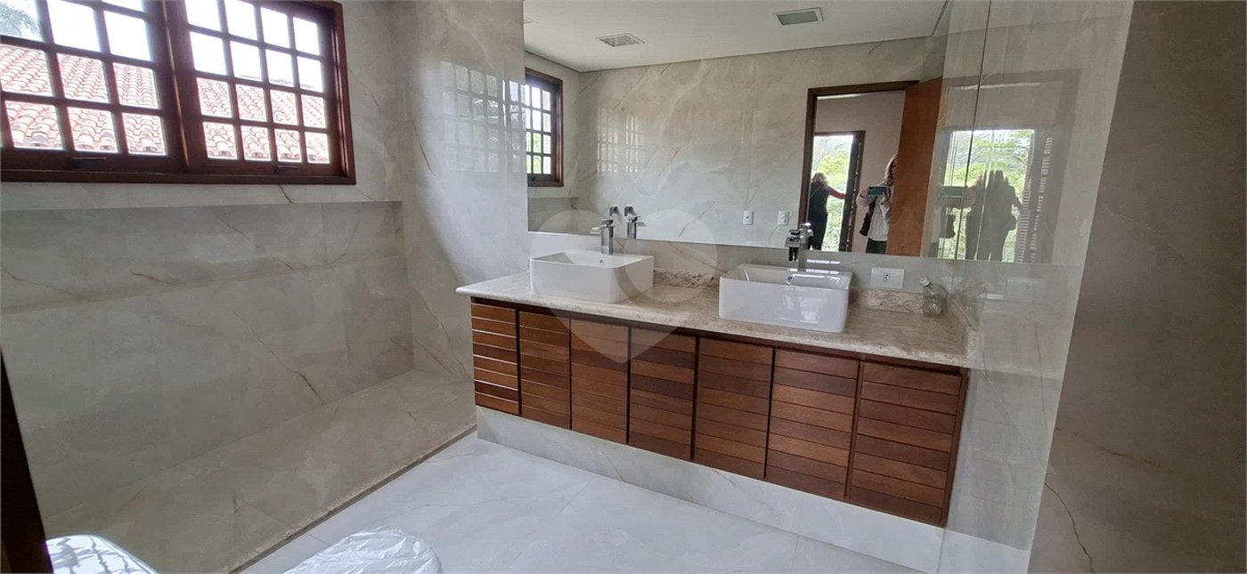 Casa à venda com 4 quartos, sendo 2 suítes,  em Jardim Marajoara, São Paulo, SP