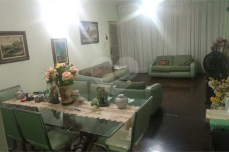 Casa Térrea à venda com 3 quartos, sendo 2 suítes, em Santa Teresinha, São Paulo, SP