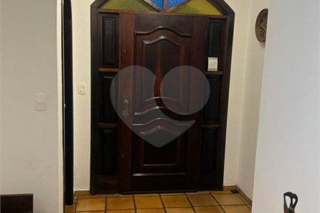 Casa à venda com 5 quartos, sendo 4 suítes, em Parque Maria Helena, São Paulo, SP