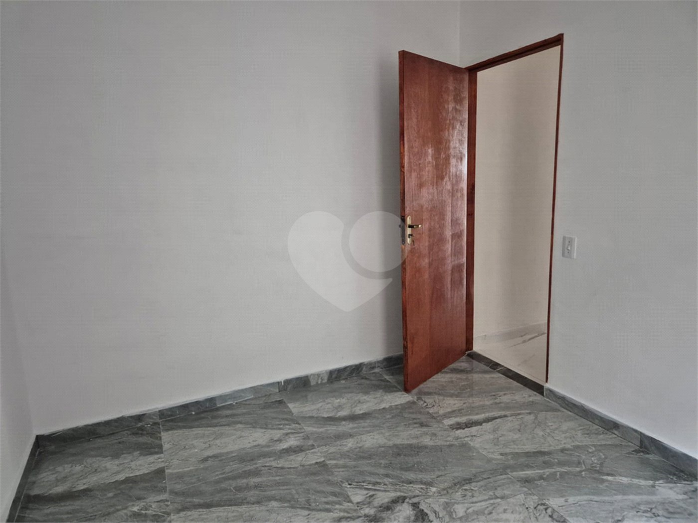 Casa à venda com 2 quartos em Vila Santa Helena, Atibaia, SP
