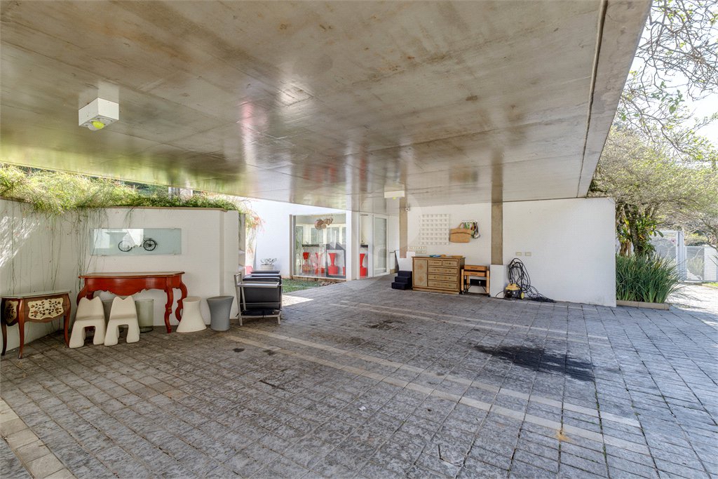 Casa à venda ou para alugar com 3 quartos, sendo 1 suíte,  no condomínio Chácara Flora, São Paulo - SP
