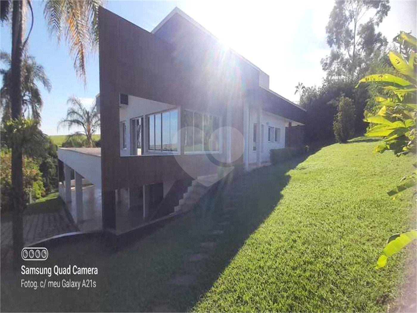 Casa à venda com 4 suítes no condomínio Residencial Vale das Laranjeiras, Indaiatuba - SP