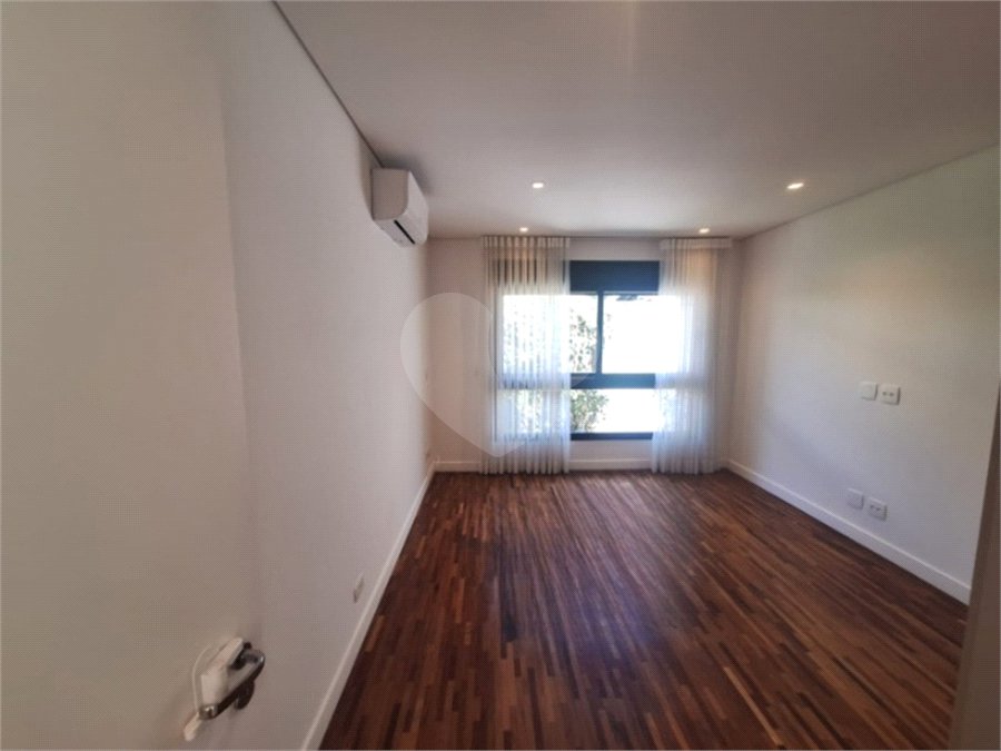 Casa à venda ou para alugar com 3 suítes no condomínio Boulevard Ibirapuera, São Paulo - SP