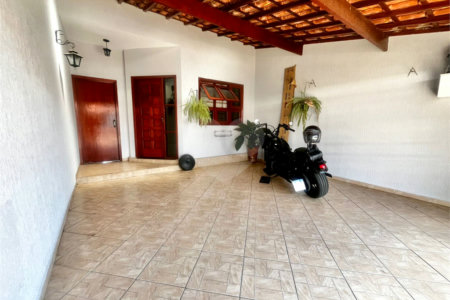 Casa à venda com 3 quartos, sendo 1 suíte, em Jardim Bela Vista, Itapetininga, SP