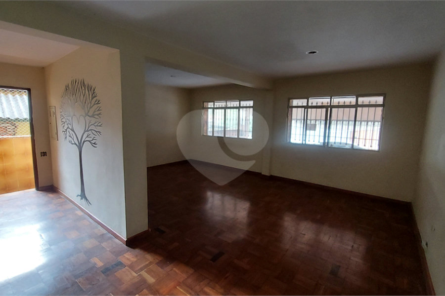 Sobrado à venda com 4 quartos, sendo 1 suíte, em Vila Guarani, São Paulo, SP