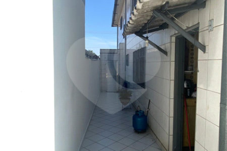Sobrado à venda com 3 quartos em Parque Independência, São Paulo, SP