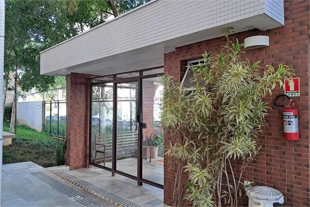 Apartamento à venda com 3 quartos, sendo 2 suítes, em Água Branca, São Paulo, SP