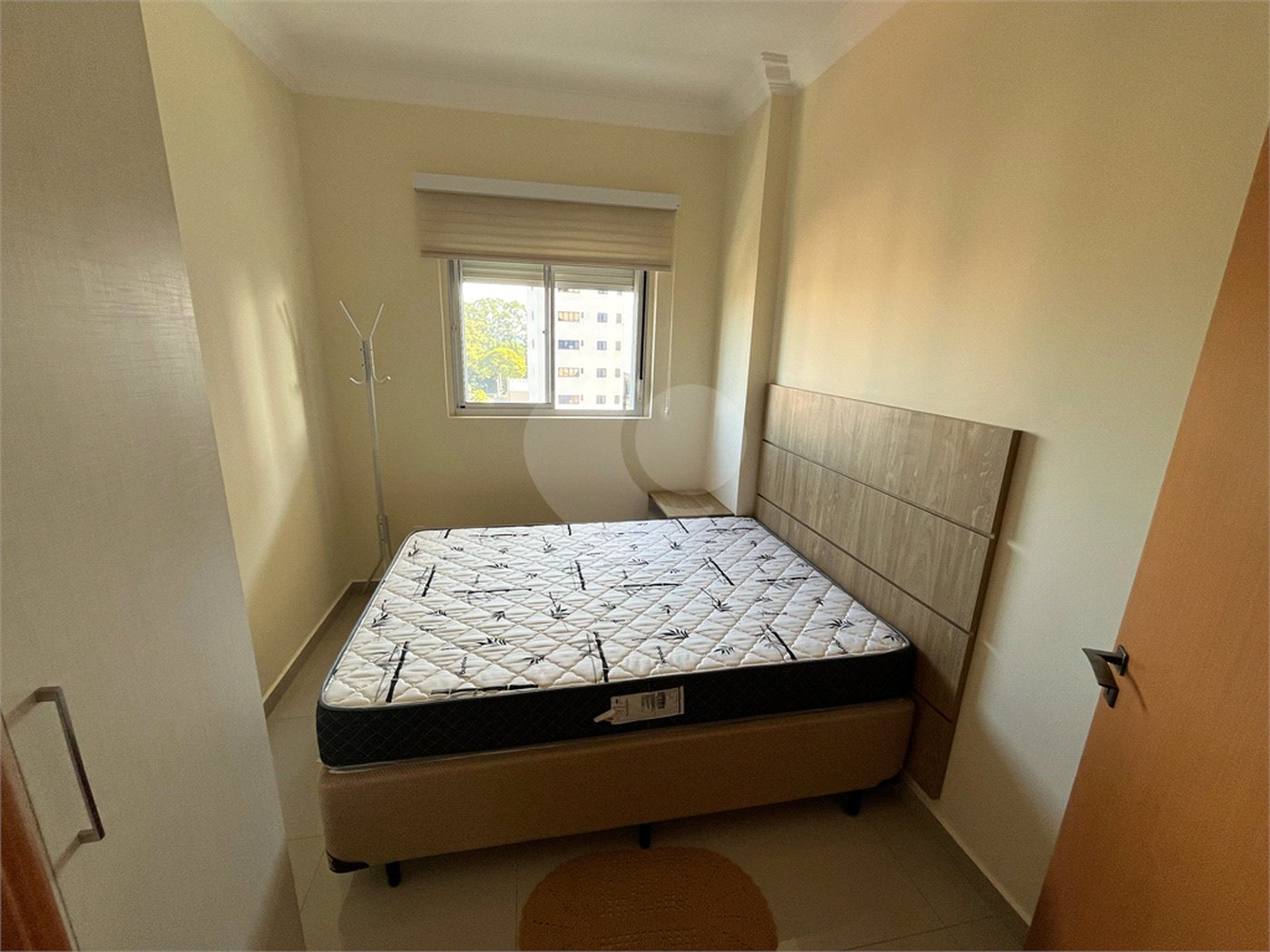Apartamento mobiliado com 2 dormitórios sendo 1 suíte