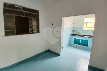 CASA Á VENDA EM SANTÍSSIMO ,ESTRADA DA POSSE ..
