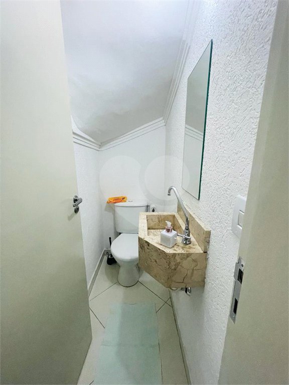 Casa à venda com 3 quartos, sendo 1 suíte,  no condomínio Rafaela I, São Paulo - SP