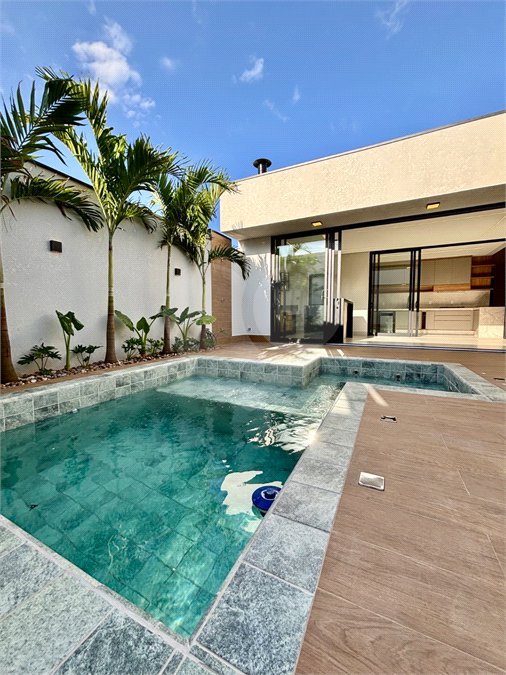 Casa à venda com 3 suítes no condomínio Residencial Dona Maria Candida, Indaiatuba - SP