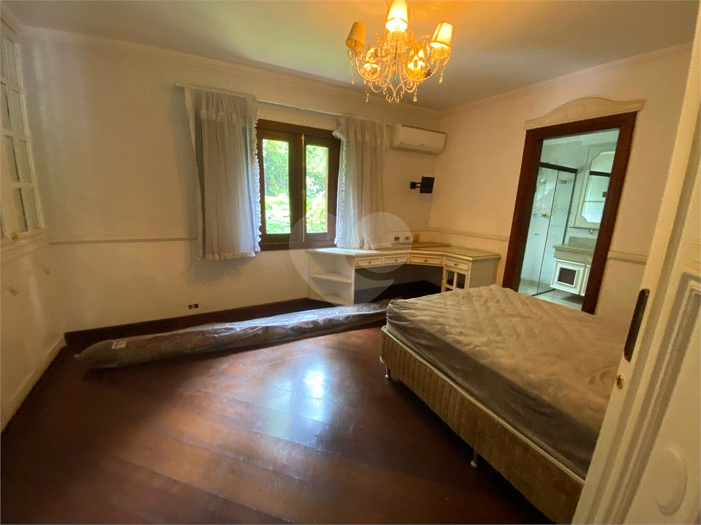 Casa à venda ou para alugar com 5 quartos, sendo 3 suítes,  em Fazenda Morumbi, São Paulo, SP