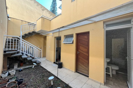 Sobrado à venda com 4 quartos, sendo 1 suíte, em Vila Cordeiro, São Paulo, SP