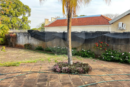 Sobrado para alugar com 4 quartos, sendo 2 suítes,  no Centro, Três Lagoas, MS
