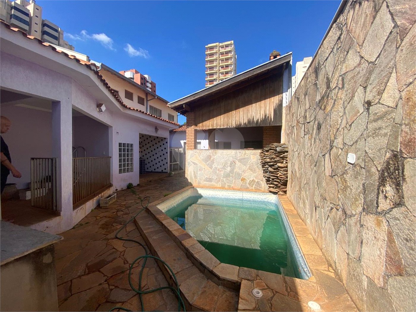 Casa à venda com 3 quartos, sendo 1 suíte, no Centro, Araraquara, SP