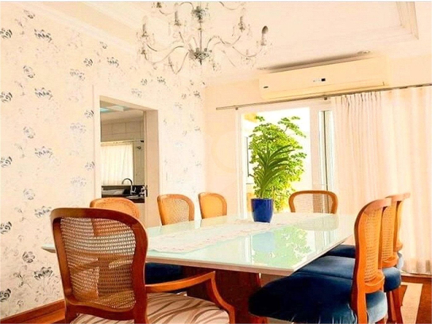 Casa à venda com 4 suítes no condomínio Granja Olga II, Sorocaba - SP