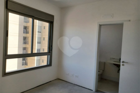 Apartamento à venda com 4 suítes em Real Parque, São Paulo, SP