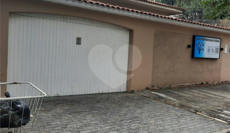 Sobrado à venda com 10 quartos, sendo 3 suítes, em Tremembé, São Paulo, SP