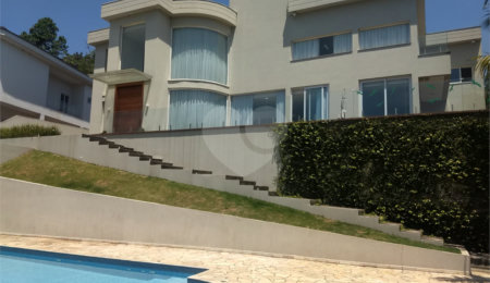 Casa à venda com 4 suítes no condomínio Suíça da Cantareira, Mairiporã - SP