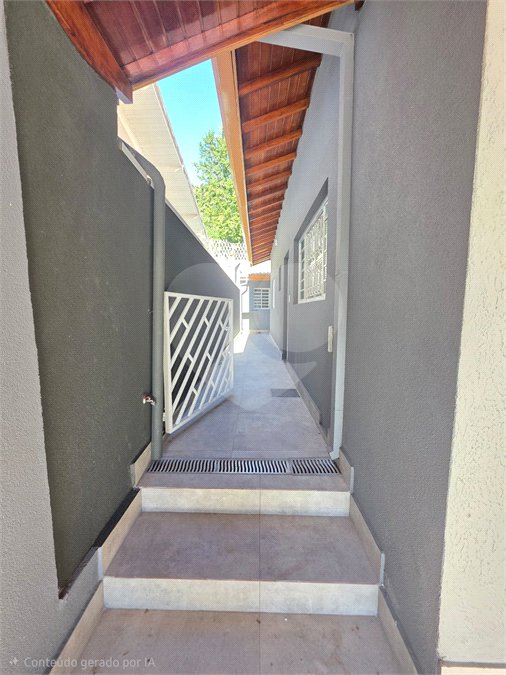 Casa à venda com 3 quartos, sendo 1 suíte, no condomínio Residencial Jardim das Palmeiras, Vinhedo - SP