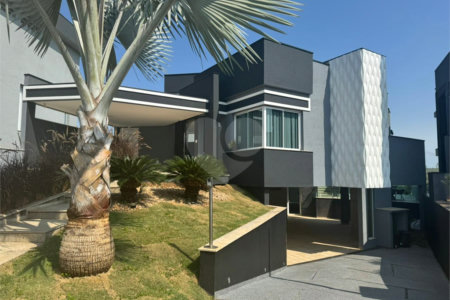 Casa à venda com 3 suítes no condomínio Aruã, Mogi das Cruzes - SP
