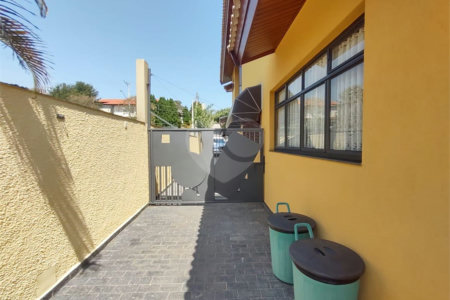 Casa à venda com 5 quartos, sendo 4 suítes, no condomínio Rancho Dirce, Sorocaba - SP