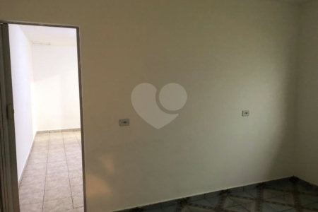 Casa à venda com 3 quartos, sendo 1 suíte, em Loteamento Terras de São Pedro e São Paulo, Salto, SP