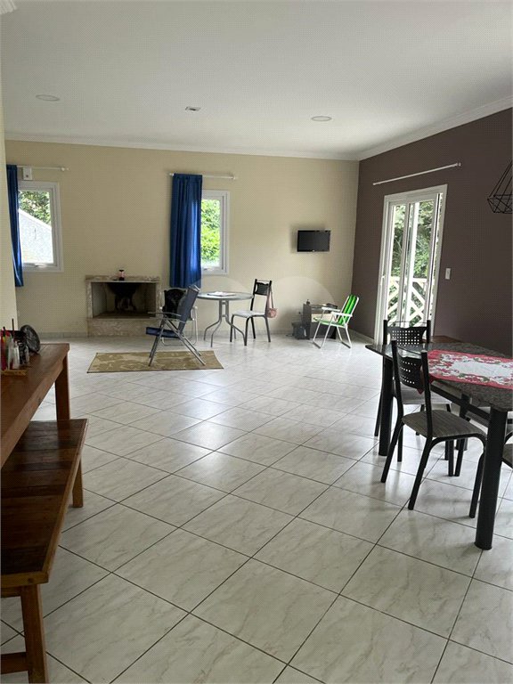 Casa à venda com 4 quartos, sendo 1 suíte, no condomínio Estancia da Serra / Residencial Nova Mairipora, Mairiporã - SP