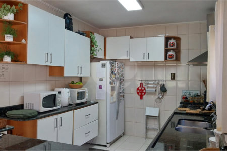 Casa Térrea à venda com 4 quartos, sendo 1 suíte,  em Parque dos Lagos, Mogi das Cruzes, SP