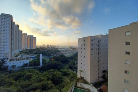 Apartamento à venda com 3 suítes em Vila Suzana, São Paulo, SP