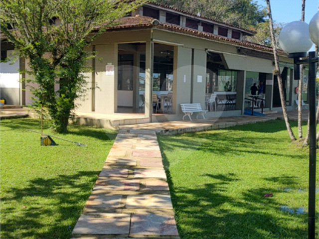 Duplex à venda com 3 quartos, sendo 1 suíte,  em Enseada, Guarujá, SP