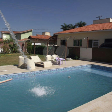 Casa Térrea à venda ou para alugar com 3 quartos, sendo 1 suíte, em Jardim Celani, Salto, SP