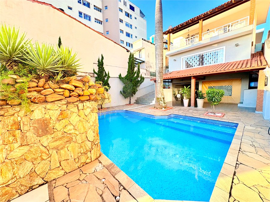 Sobrado à venda com 4 quartos, sendo 2 suítes,  em Jardim São Paulo(zona Norte), São Paulo, SP