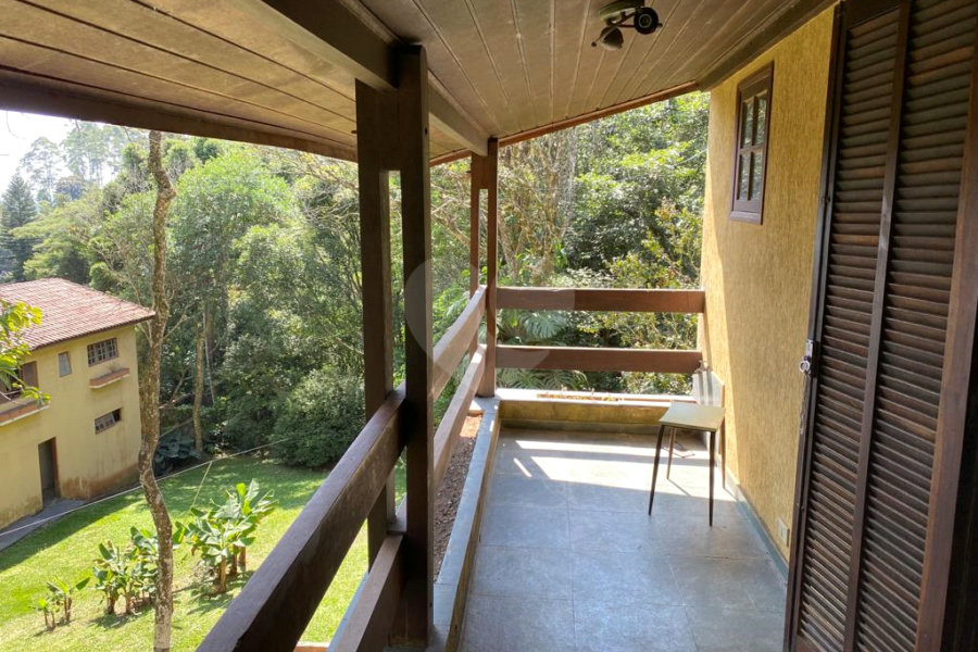 Casa à venda com 3 quartos, sendo 1 suíte, no condomínio Jardim da Monntanha Ii, Mairiporã - SP