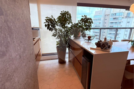 Apartamento à venda com 3 quartos, sendo 1 suíte, em Vila Mariana, São Paulo, SP