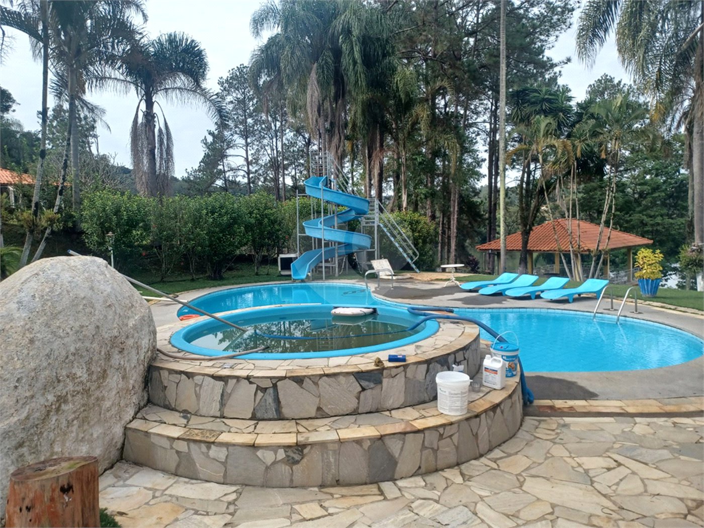 Casa à venda com 5 quartos, sendo 2 suítes, em Rio Abaixo, Mairiporã, SP