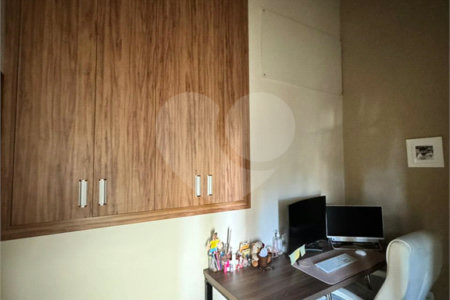 Casa à venda com 3 quartos, sendo 1 suíte, no condomínio Residencial Jardim das Flores 1510, Cotia - SP