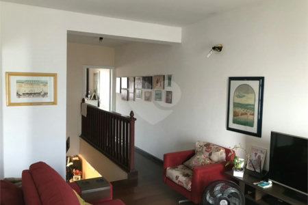 Casa à venda com 4 quartos, sendo 2 suítes,  em Jardim Armênia, Mogi das Cruzes, SP