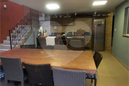 Casa à venda com 3 quartos, sendo 2 suítes,  em Vila Galvão, Guarulhos, SP