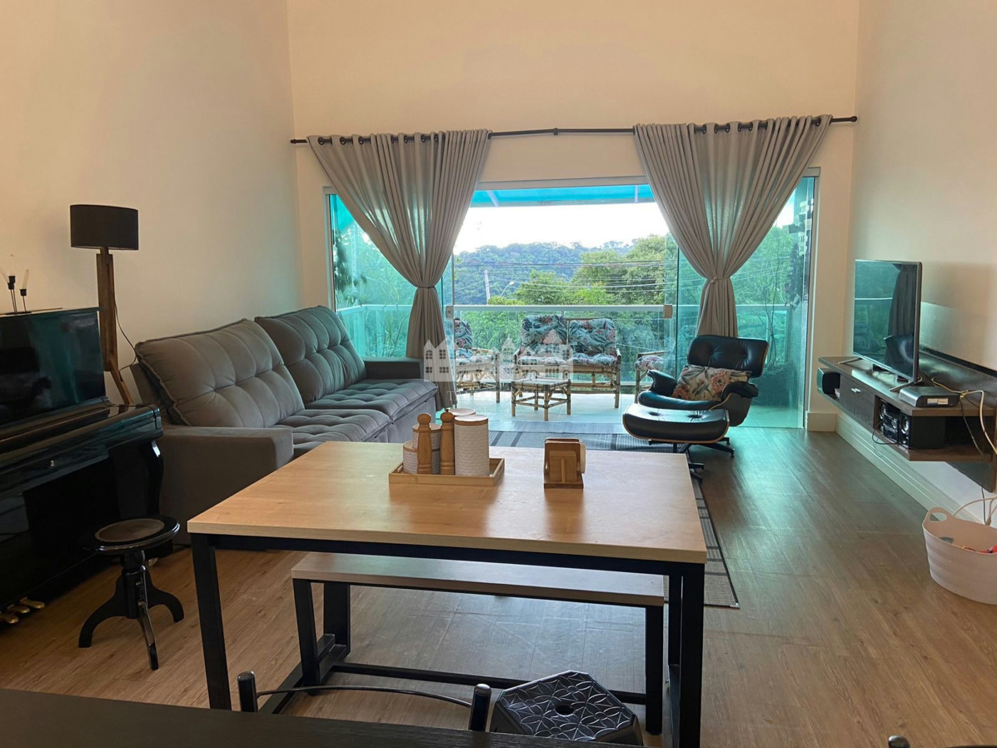 Casa à venda com 3 quartos, sendo 1 suíte, em Jardim Paulista, Atibaia, SP