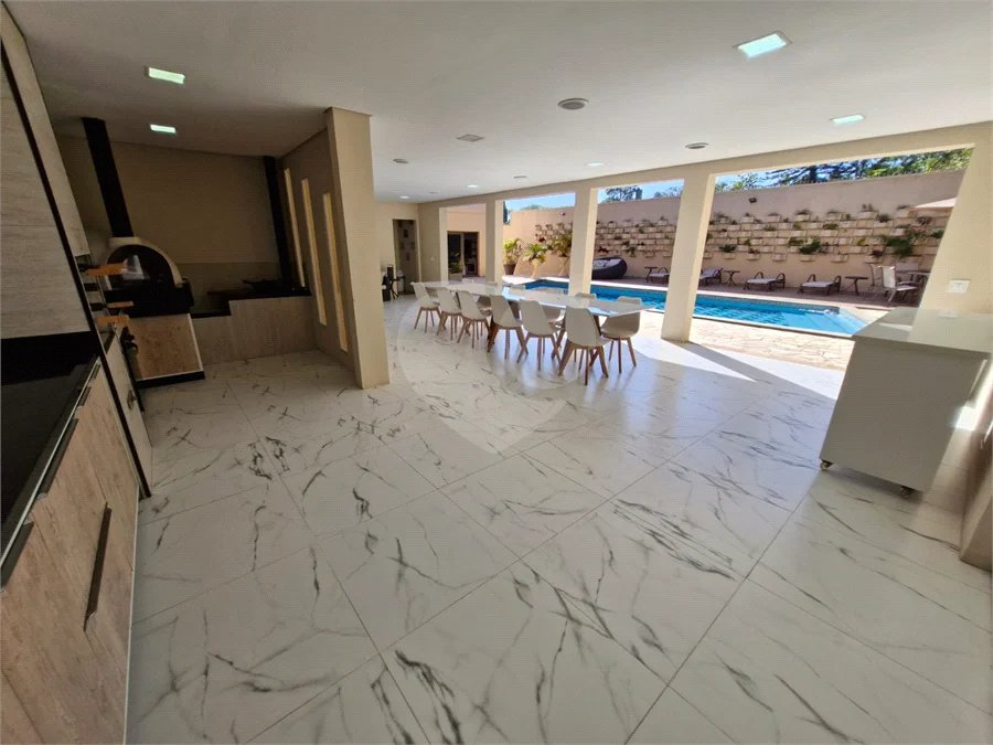 Casa à venda com 4 suítes no condomínio Villa Viana II, Cotia - SP