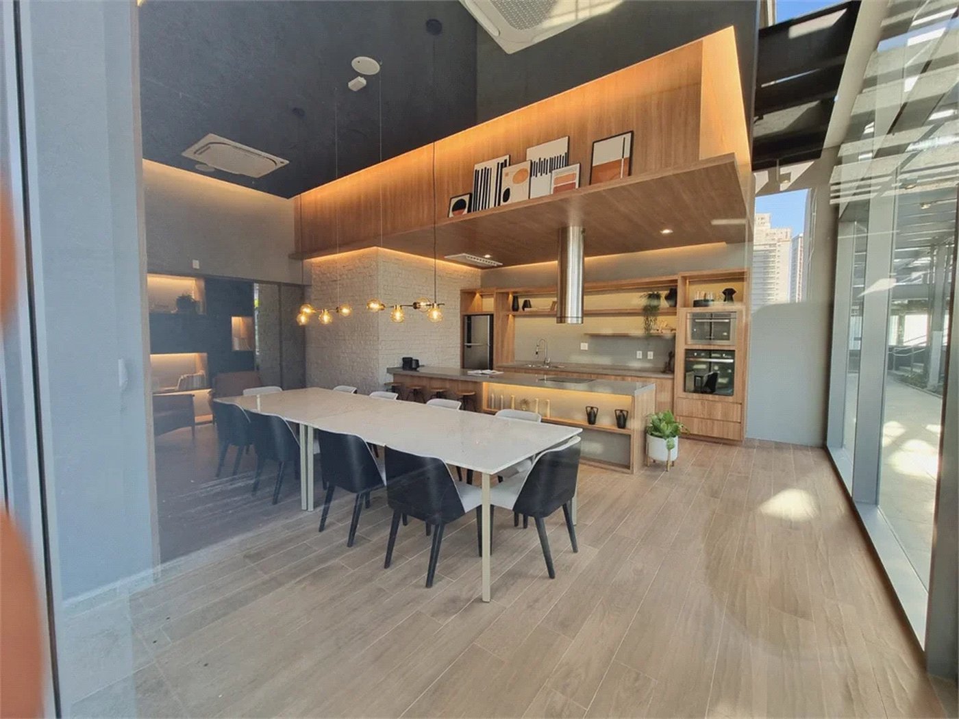 Apartamento à venda ou para alugar com 3 quartos, sendo 1 suíte,  em Jardim das Acácias, São Paulo, SP