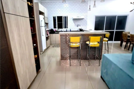 Casa à venda com 3 quartos, sendo 1 suíte, no condomínio Vale da Santa Fé, Vinhedo - SP