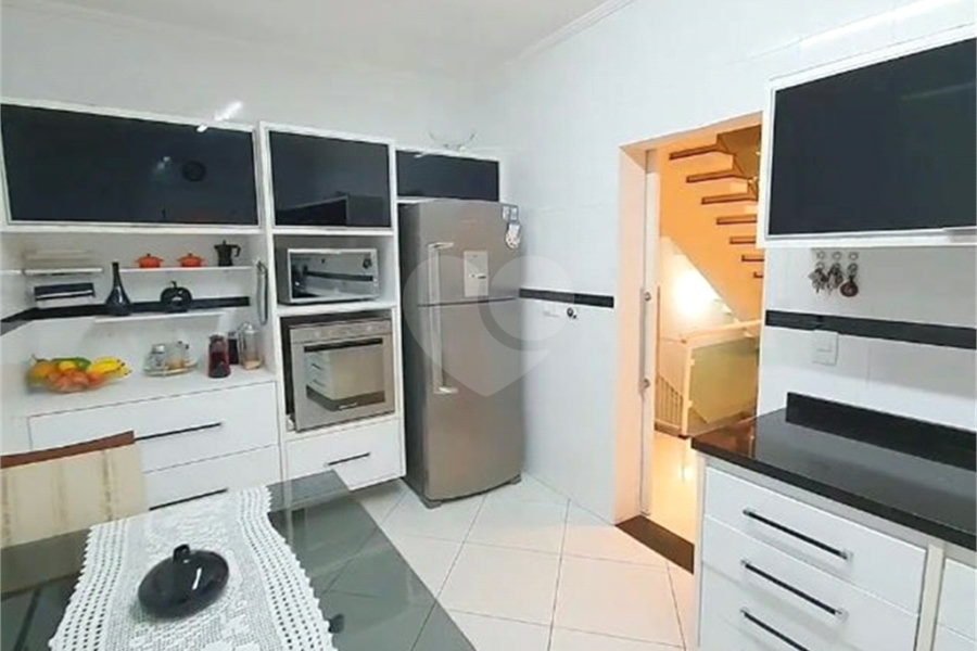 Sobrado à venda com 3 quartos, sendo 1 suíte,  em Parque Vitória, São Paulo, SP